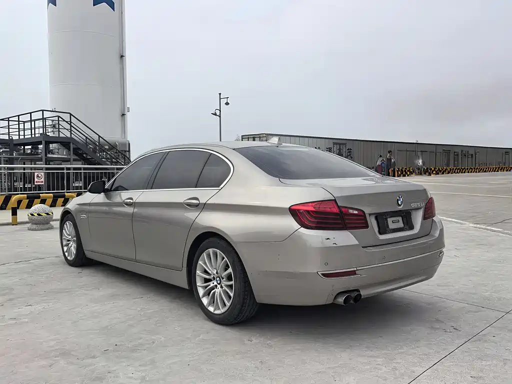 BMW 5 Series 2015 — фото 5