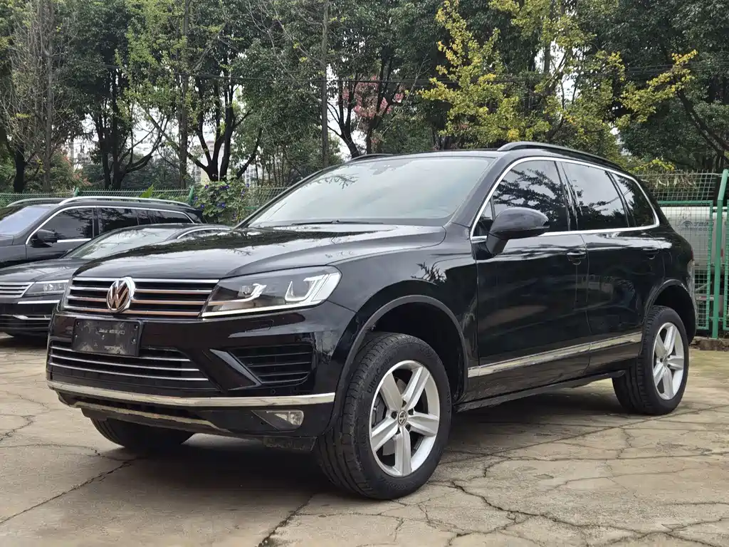Volkswagen Touareg 2018 — фото 1