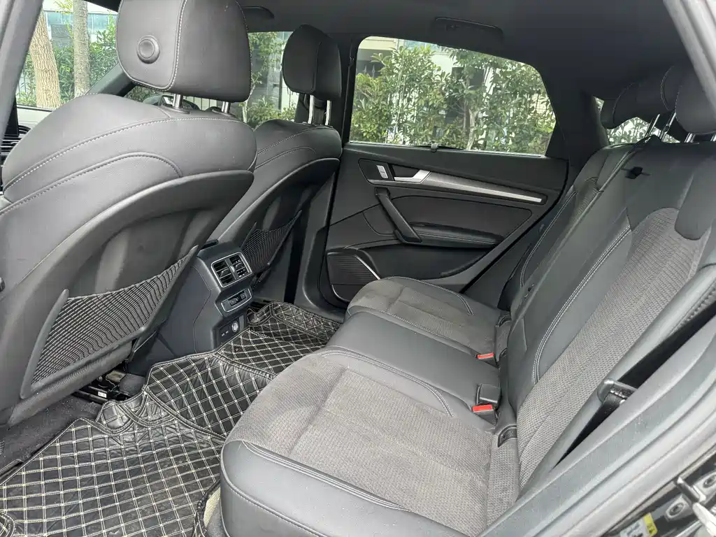 Audi Q5L Sportback 2024 — фото 2