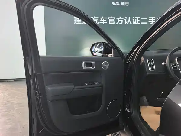 Li Auto L9 2025