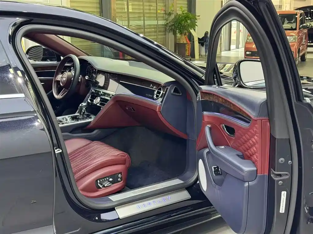 Bentley Flying Spur 2021 — фото 9