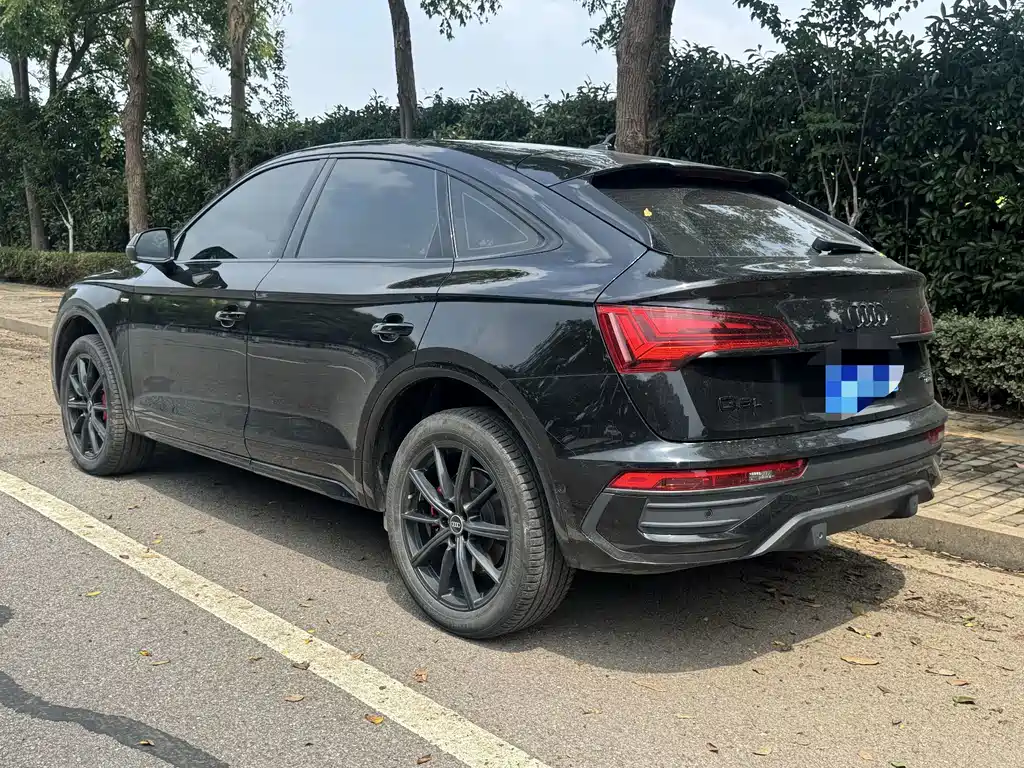 Audi Q5L Sportback 2024 — фото 3