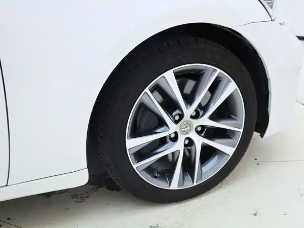Lexus IS 2017