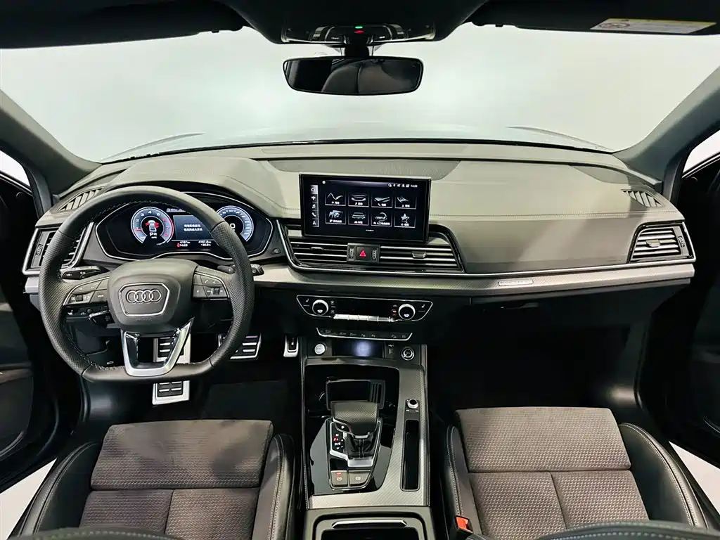 Audi Q5L Sportback 2025 — фото 7