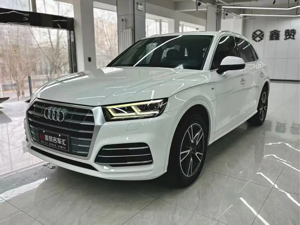 Audi Q5L 2019 — фото 1