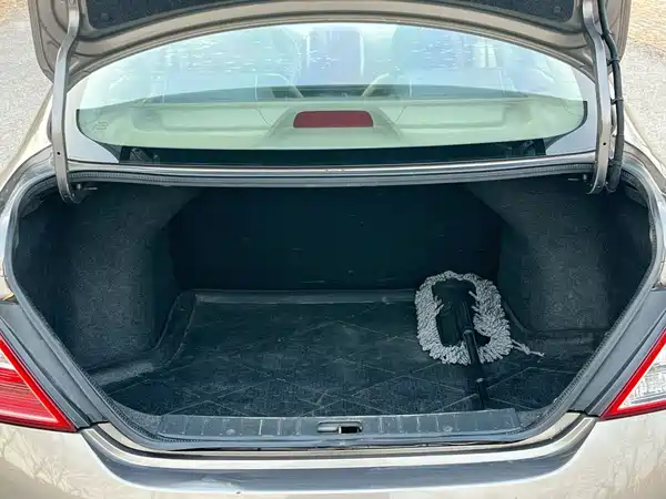 Nissan Sunny 2013