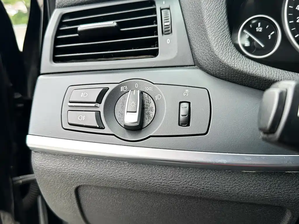 BMW X3 2012 — фото 12