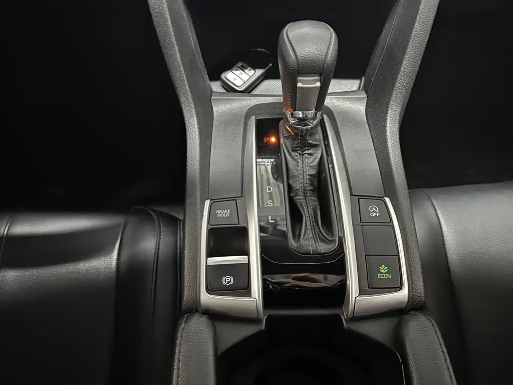 Honda Civic 2018 — фото 12