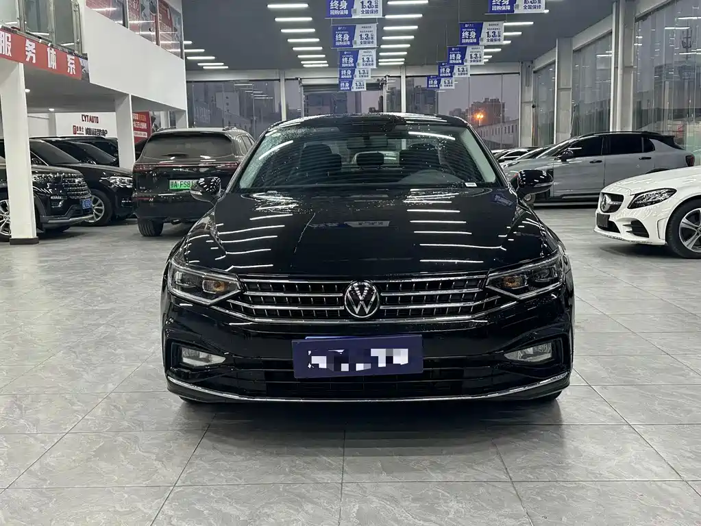Volkswagen Magotan 2025