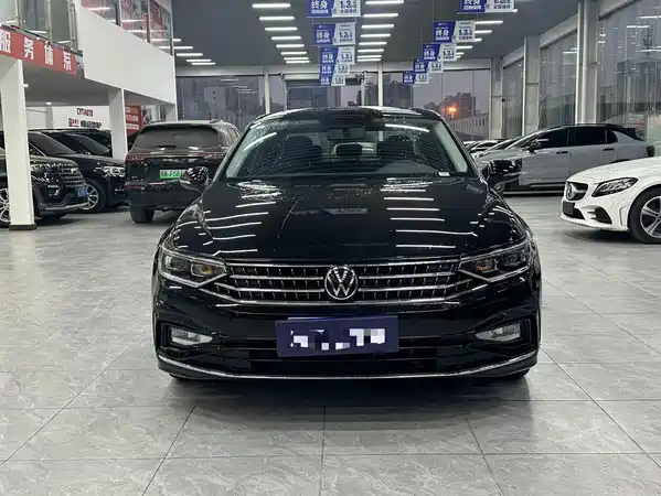 Volkswagen Magotan 2025