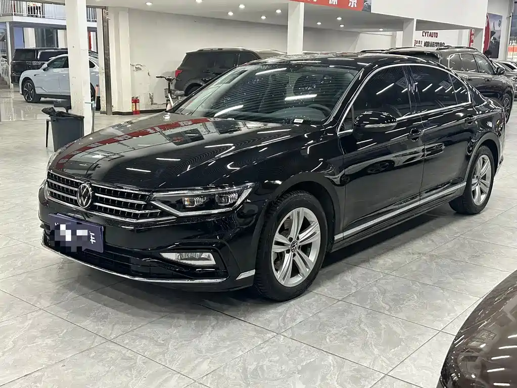 Volkswagen Magotan 2025