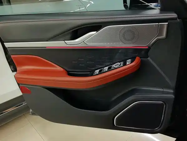Lincoln Z 2023