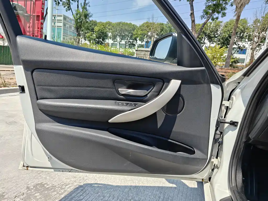 BMW 3 Series 2014 — фото 15