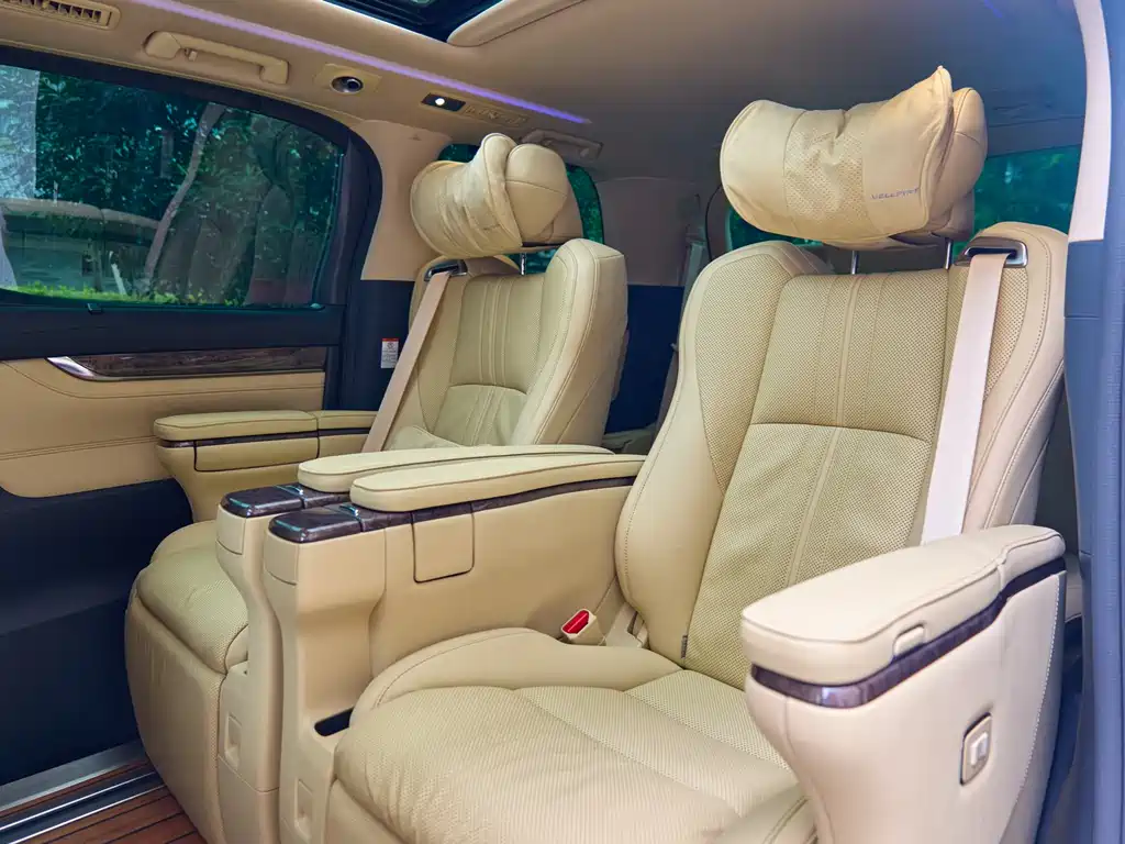 Toyota Vellfire 2021 — фото 17