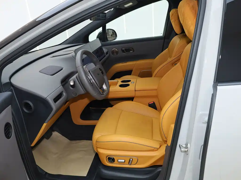 Li Auto i8 2025 — фото 13