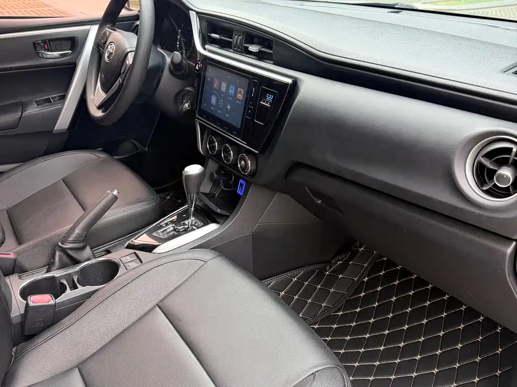 Toyota Corolla 2018 — фото 11