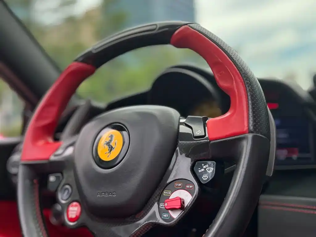 Ferrari 488 2018 — фото 13