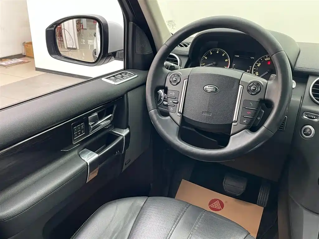 Land Rover Discovery 2016 — фото 29