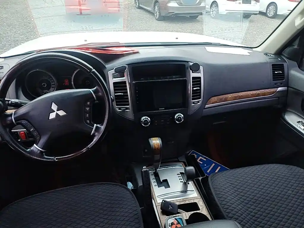 Mitsubishi Pajero 2018