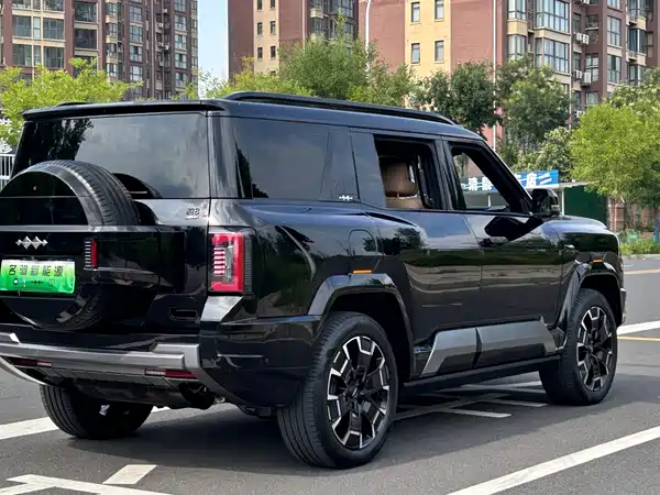 Fangchengbao Leopard 8 2025