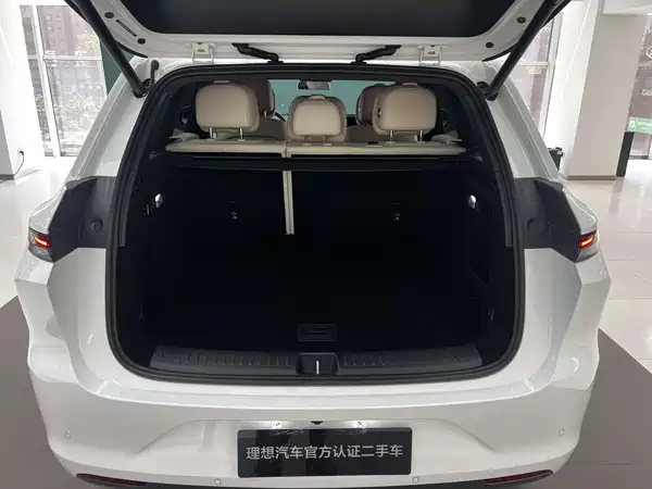 Li Auto L6 2024