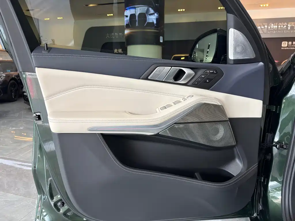 BMW X7 2022 — фото 11