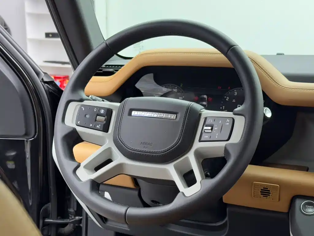 Land Rover Defender 2026 — фото 13