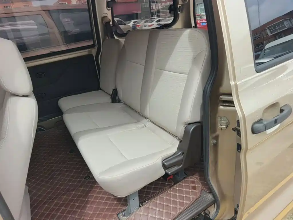 Wuling Hongguang V 2020 — фото 17
