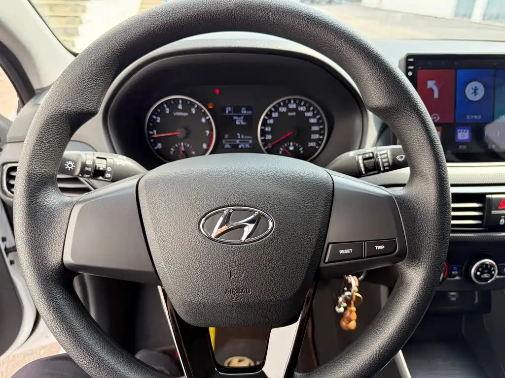 Hyundai Elantra 2022 — фото 14