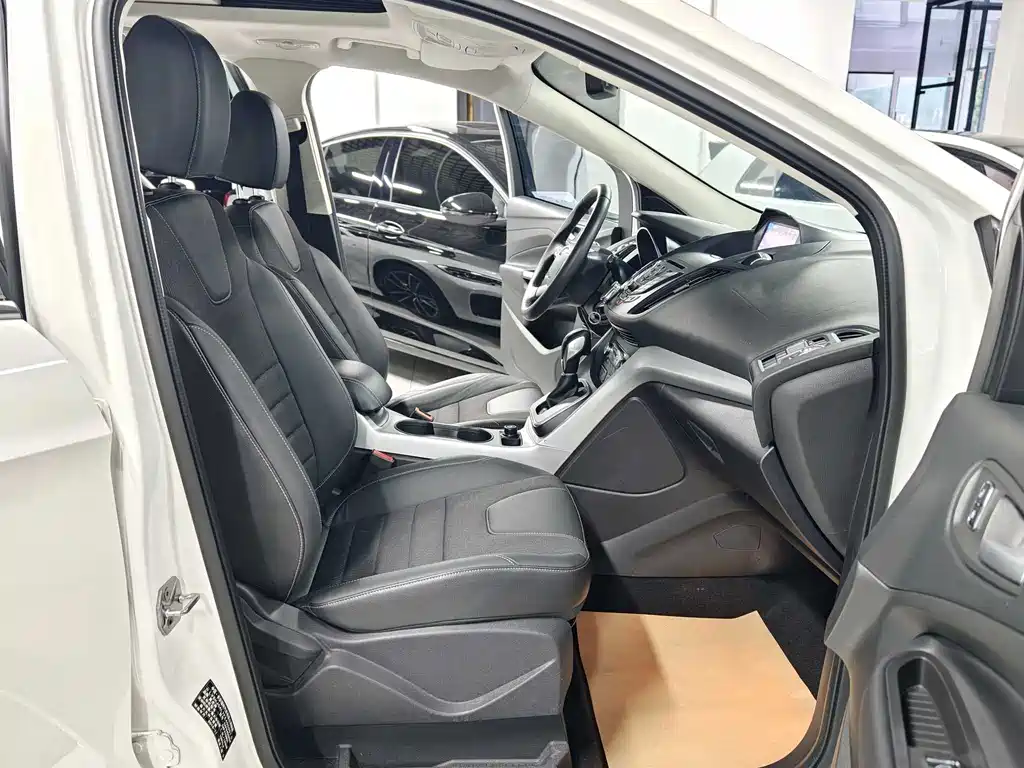 Ford Kuga 2016 — фото 8