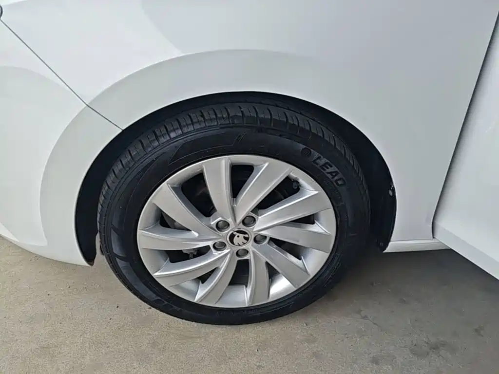 Skoda Rapid 2019 — фото 23