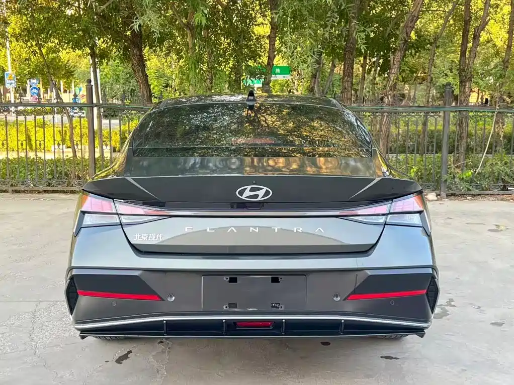 Hyundai Elantra 2023