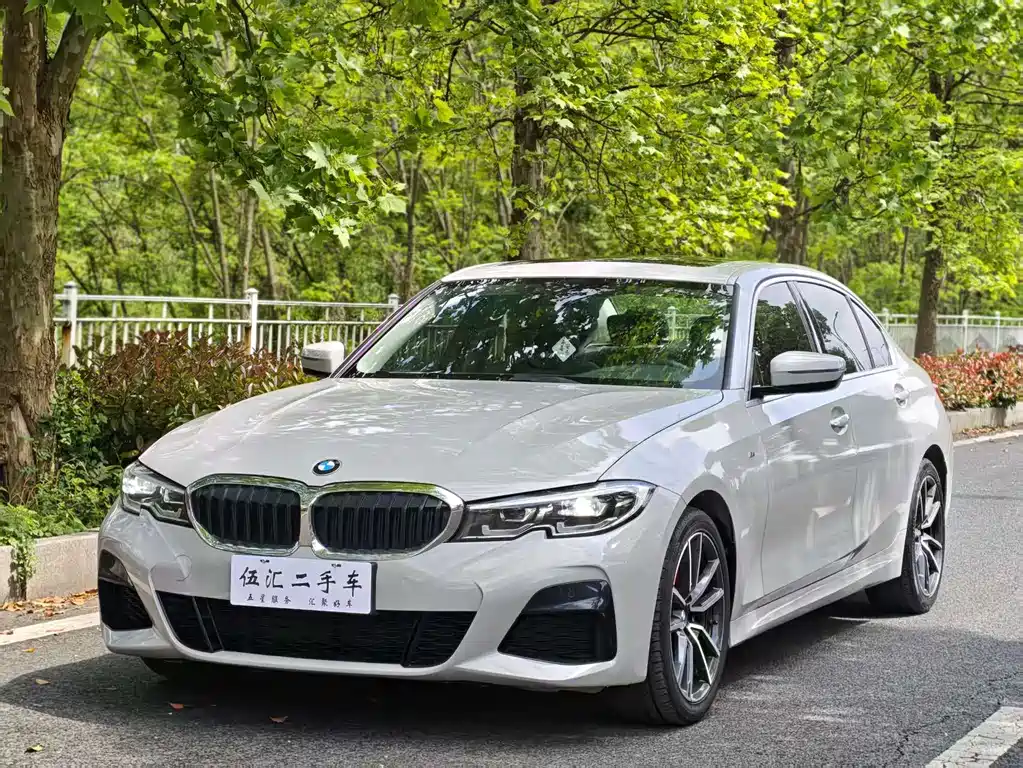 BMW 3 Series 2021 — фото 1