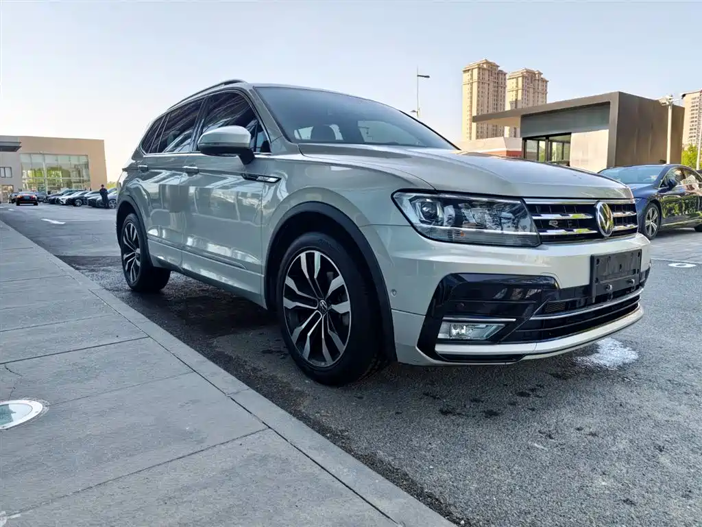 Volkswagen Tiguan L 2021 — фото 4