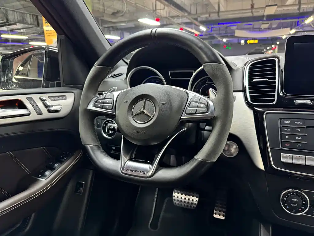 Mercedes-Benz GLE AMG 2016 — фото 24