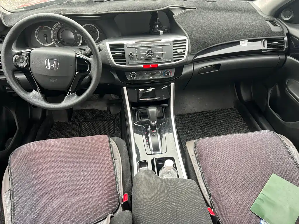 Honda Accord 2017 — фото 9