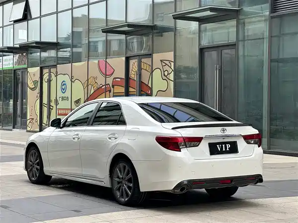 Toyota Reiz 2013