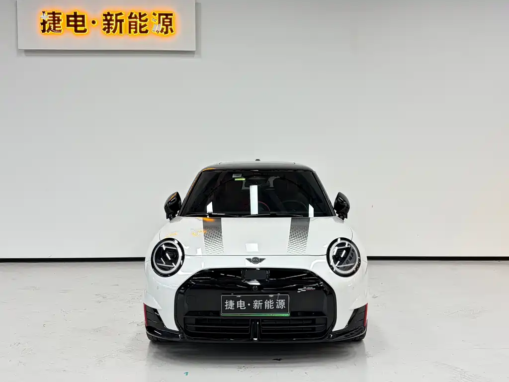 MINI JCW EV 2025 — фото 2