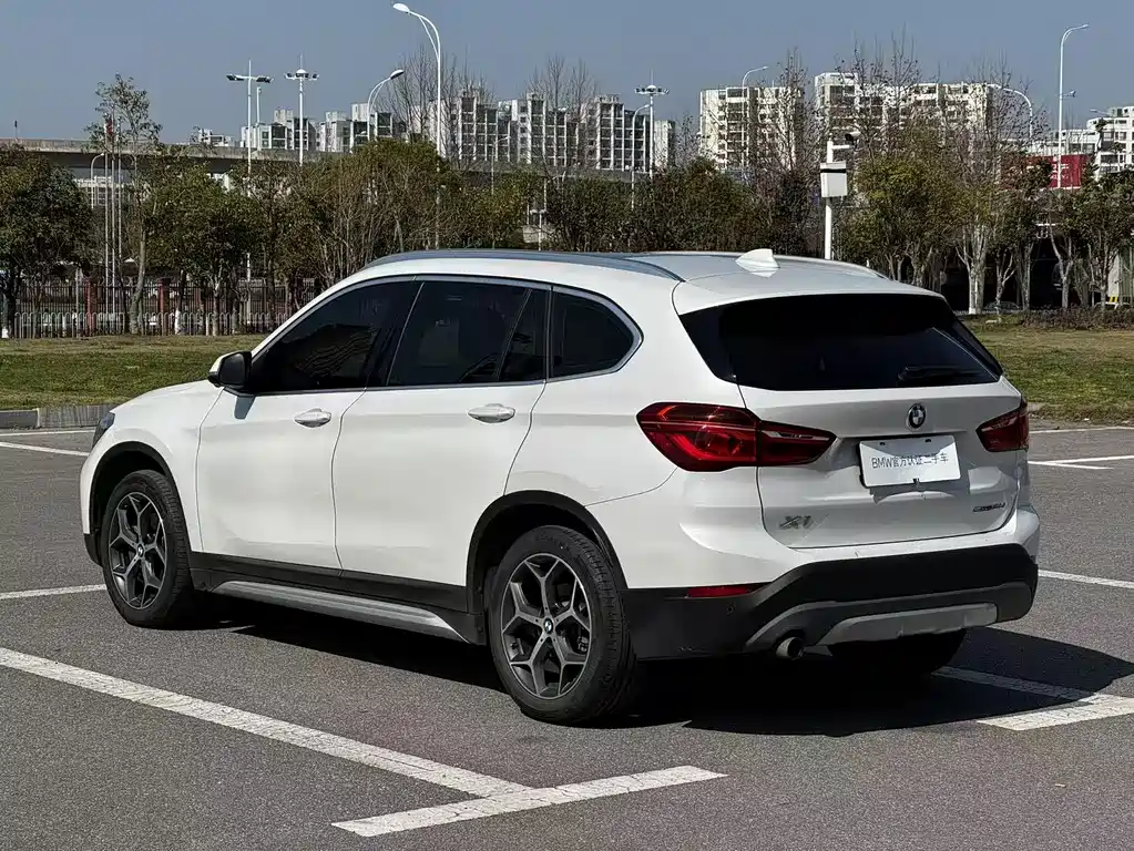 BMW X1 2018 — фото 11