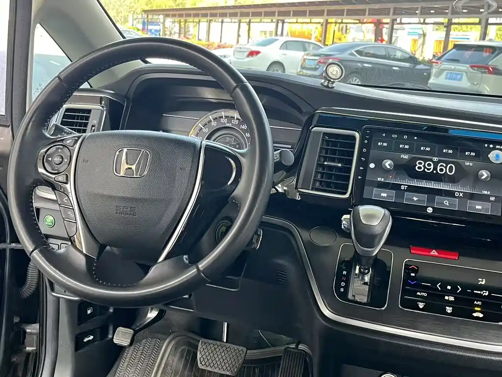 Honda Elysion 2018 — фото 10
