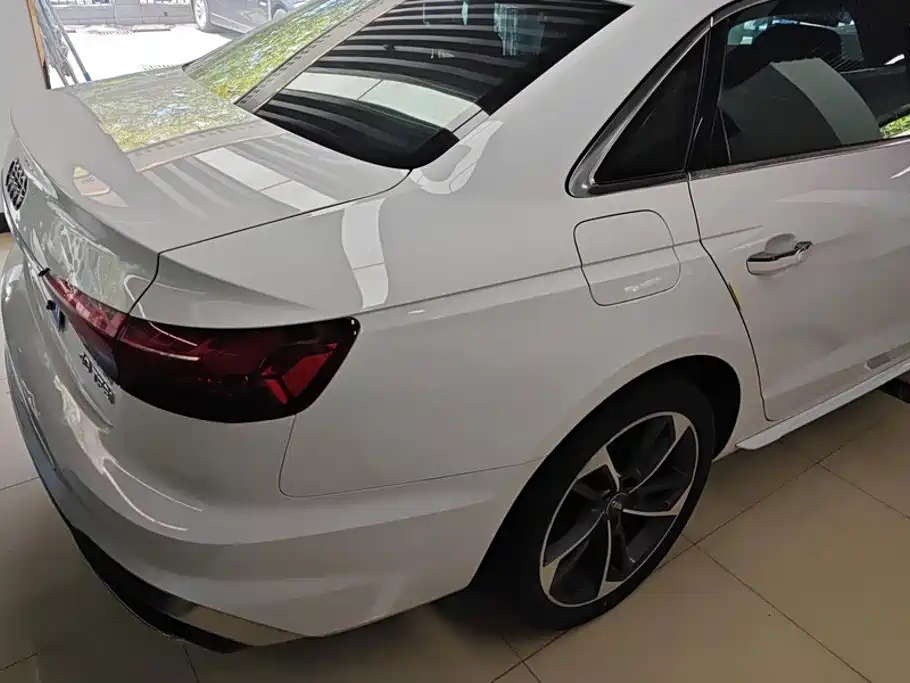 Audi A4L 2021
