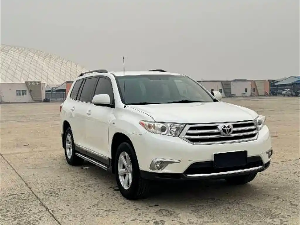 Toyota Highlander 2013 — фото 2
