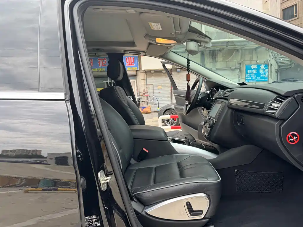 Mercedes-Benz R-Class 2018 — фото 11