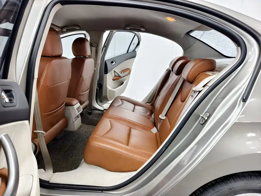 Peugeot 408 2014 — фото 12