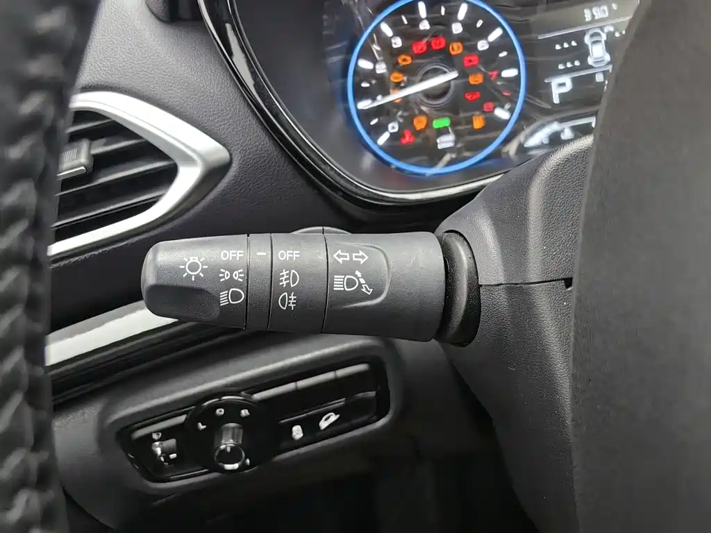 GAC Trumpchi GS4 2019 — фото 21
