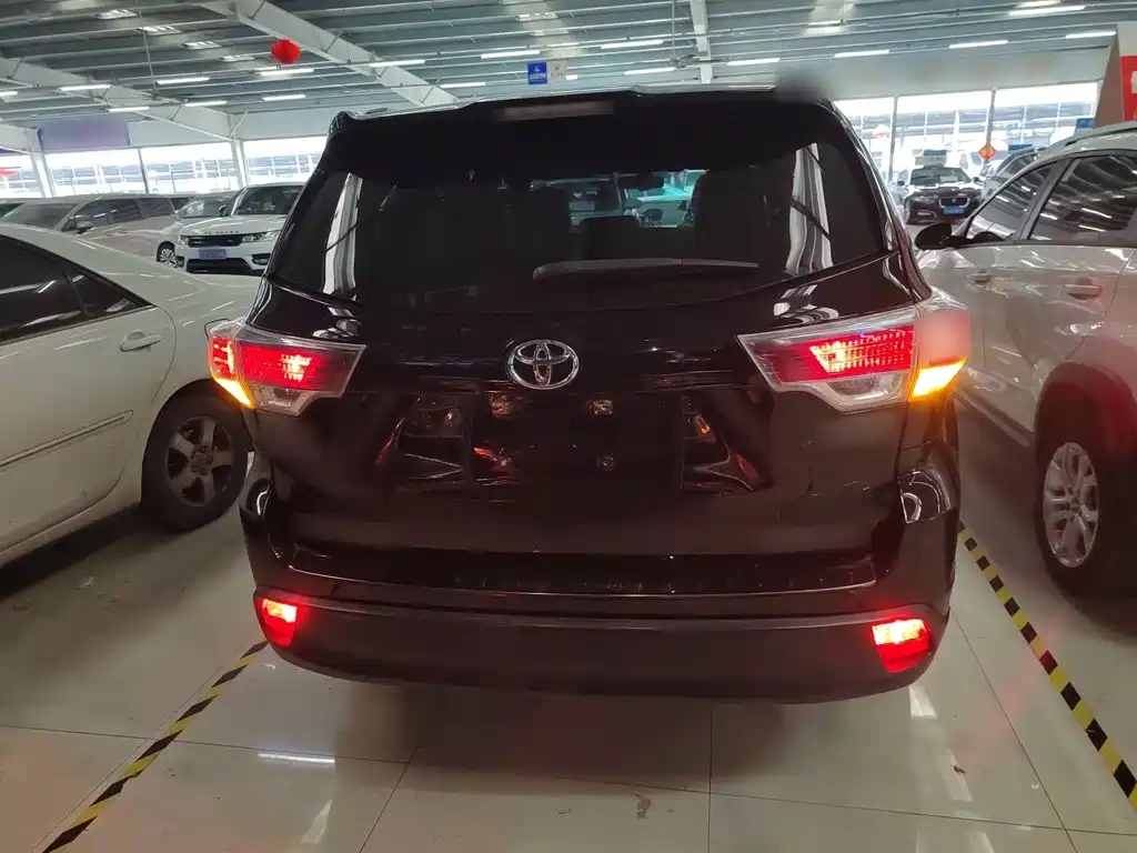 Toyota Highlander 2016 — фото 4