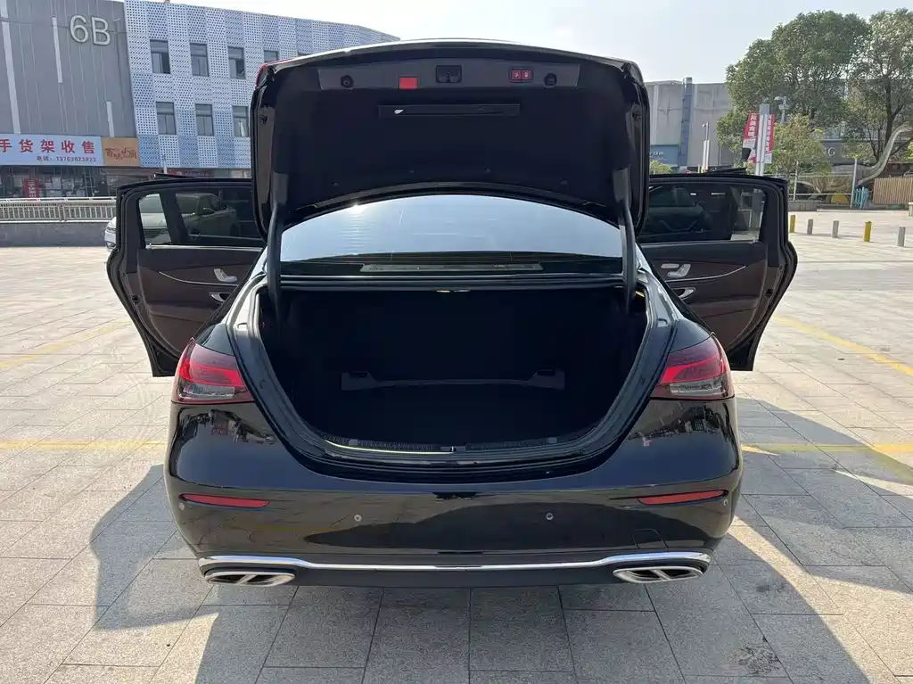 Mercedes-Benz E-Class 2022 — фото 20
