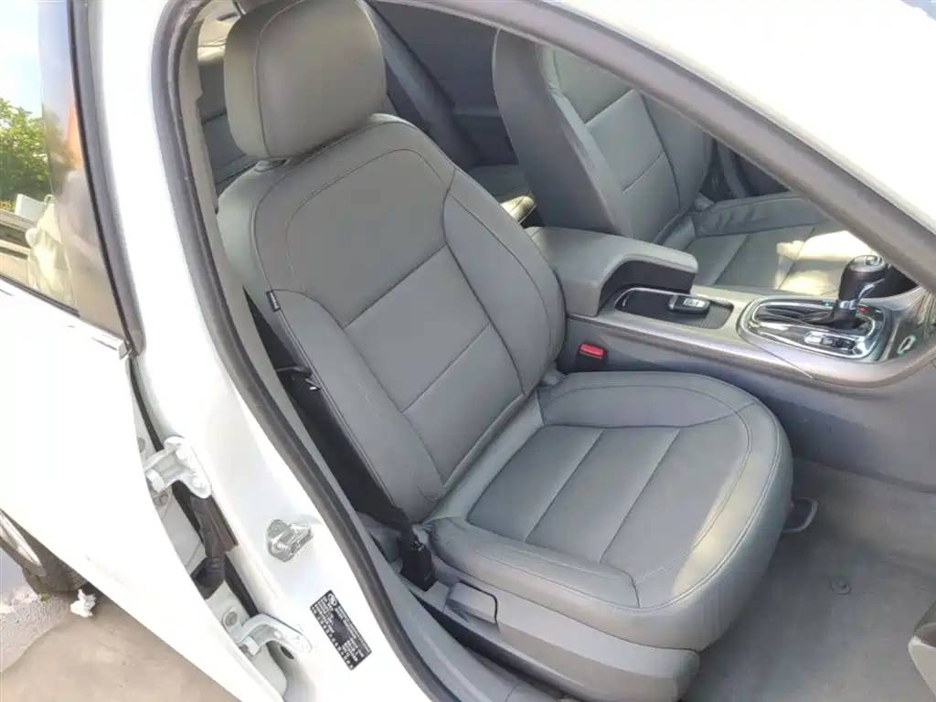 Chevrolet Malibu 2015 — фото 25