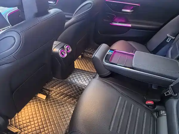 Mercedes-Benz C-Class 2025