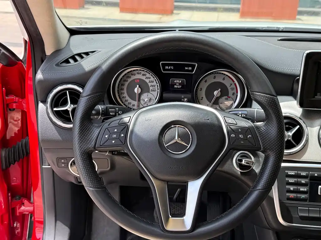 Mercedes-Benz GLA 2016 — фото 12